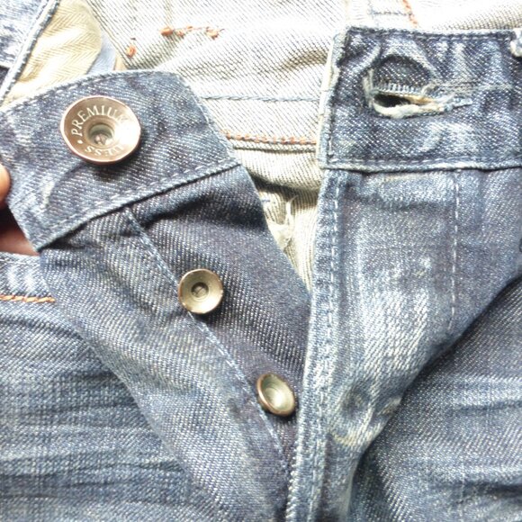 GUESS premium denim dark wash "Pasadena" straight leg button fly jeans - Picture 15 of 16